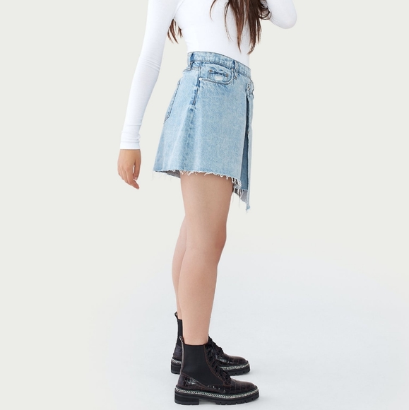 Blank NYC Acid Trip Asymmetrical Slanted Jean Denim Skirt Distressed 26 - Picture 3 of 15